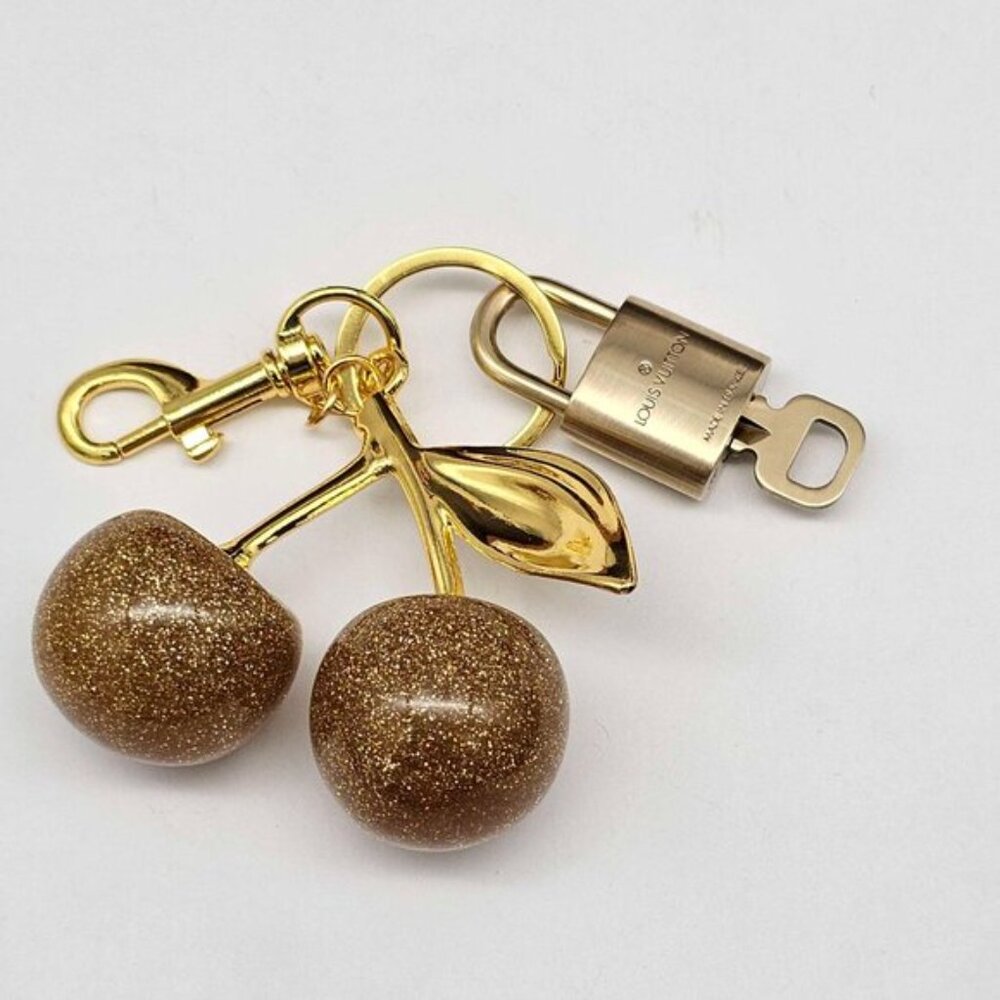 Louis Vuitton Authentic Gold Padlock 🔑 Key + Stylish Bag Unbranded Cherry Charm - Picture 7 of 7